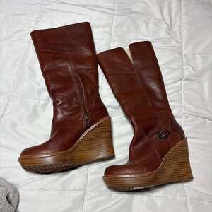 UGG Linde Brown Leather Shearling Lined Wedge Boots